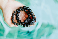 Obsidian Necklace – Meaning, Benefits, Types, and Complete Guide
